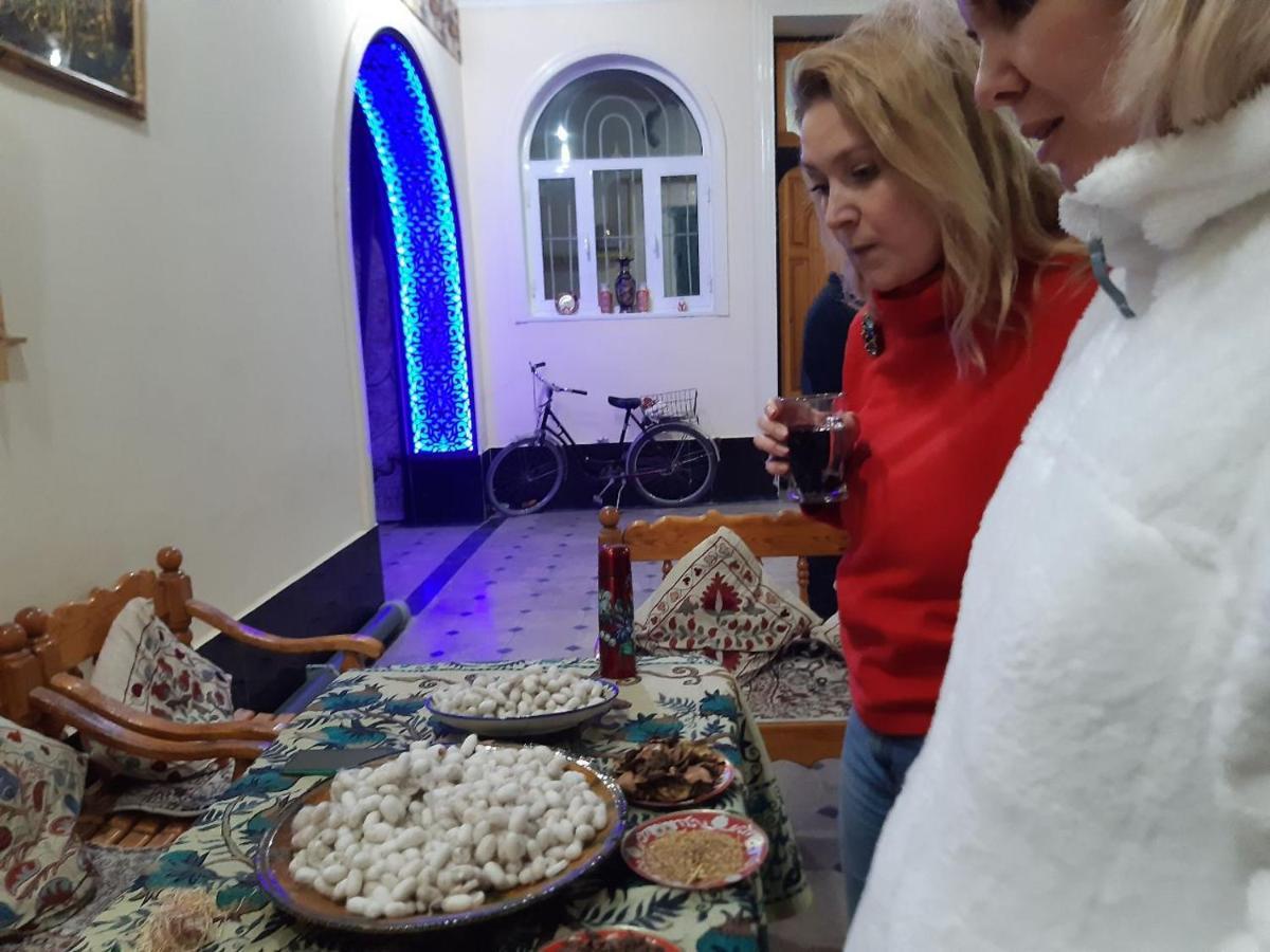 Hotel Rizqiro'Z Boutique بخارى المظهر الخارجي الصورة