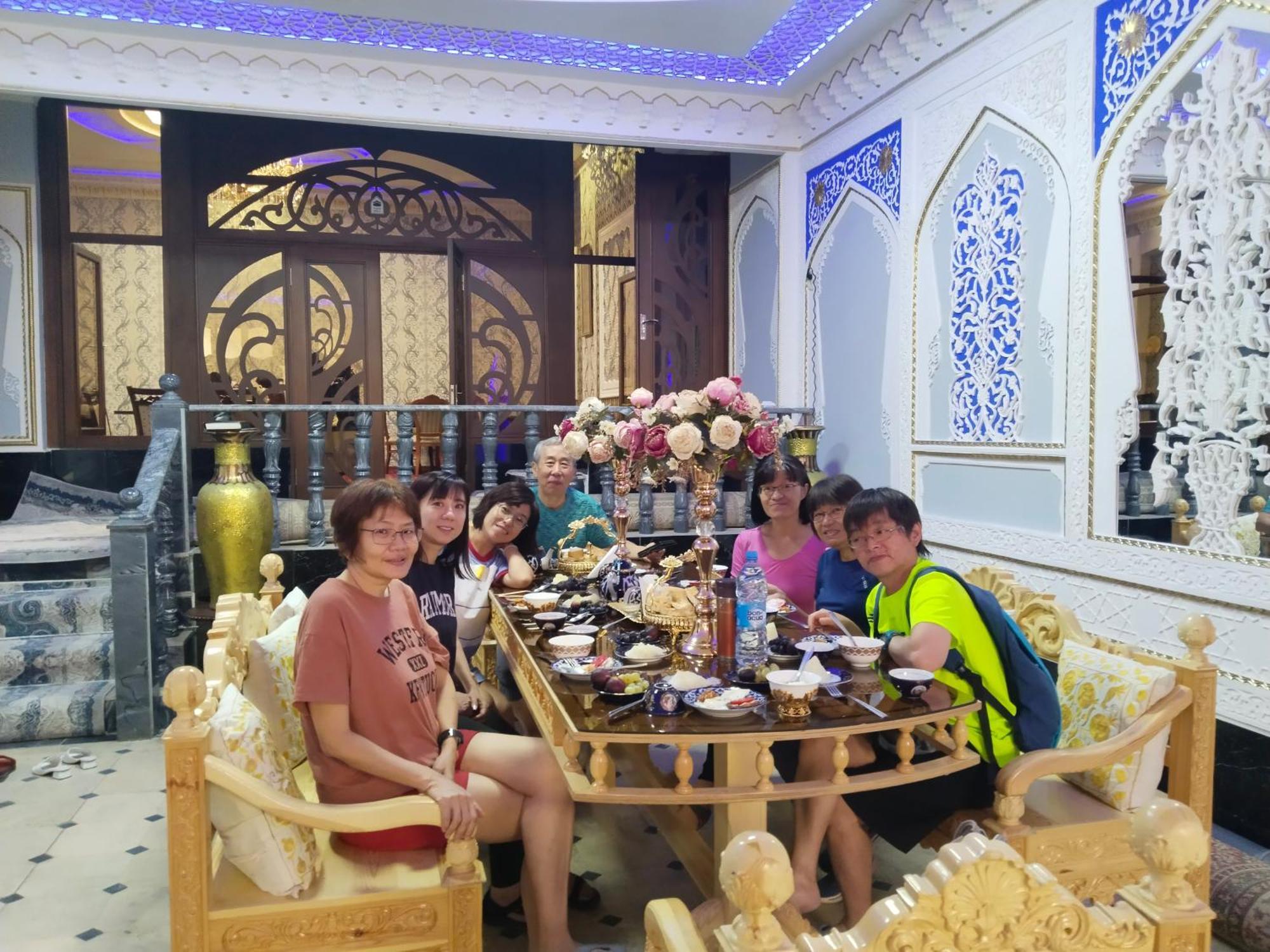 Hotel Rizqiro'Z Boutique بخارى المظهر الخارجي الصورة