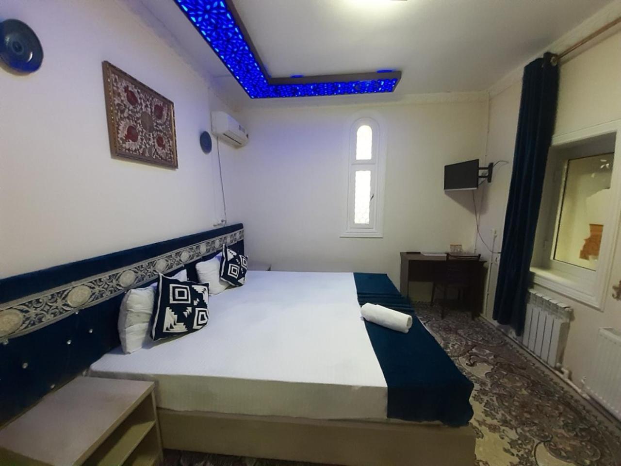 Hotel Rizqiro'Z Boutique بخارى المظهر الخارجي الصورة