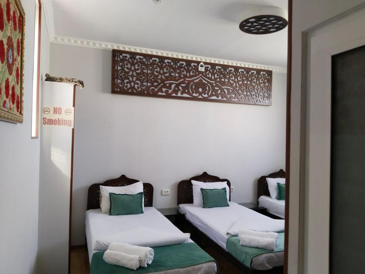 Hotel Rizqiro'Z Boutique بخارى المظهر الخارجي الصورة