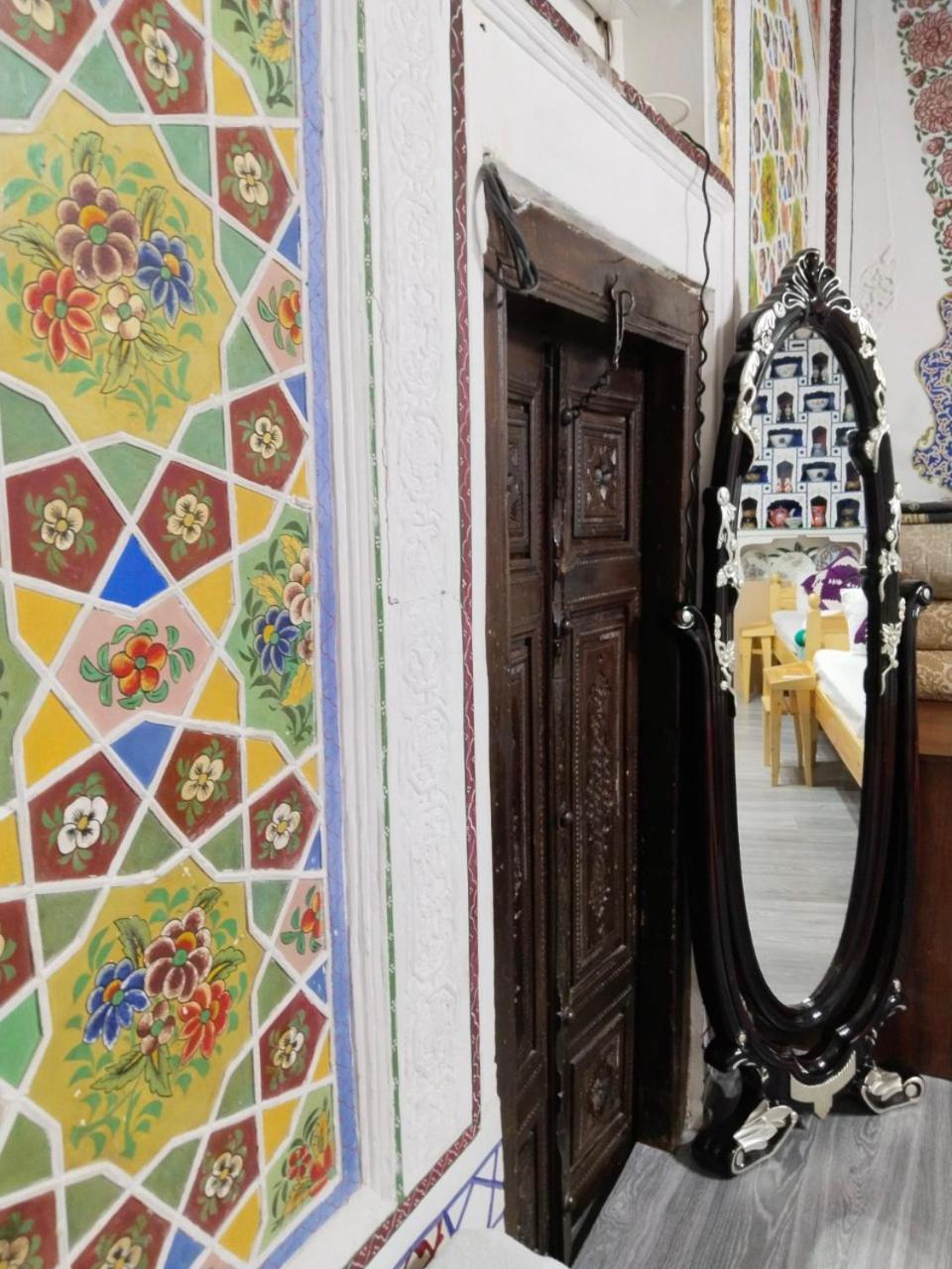 Hotel Rizqiro'Z Boutique بخارى المظهر الخارجي الصورة