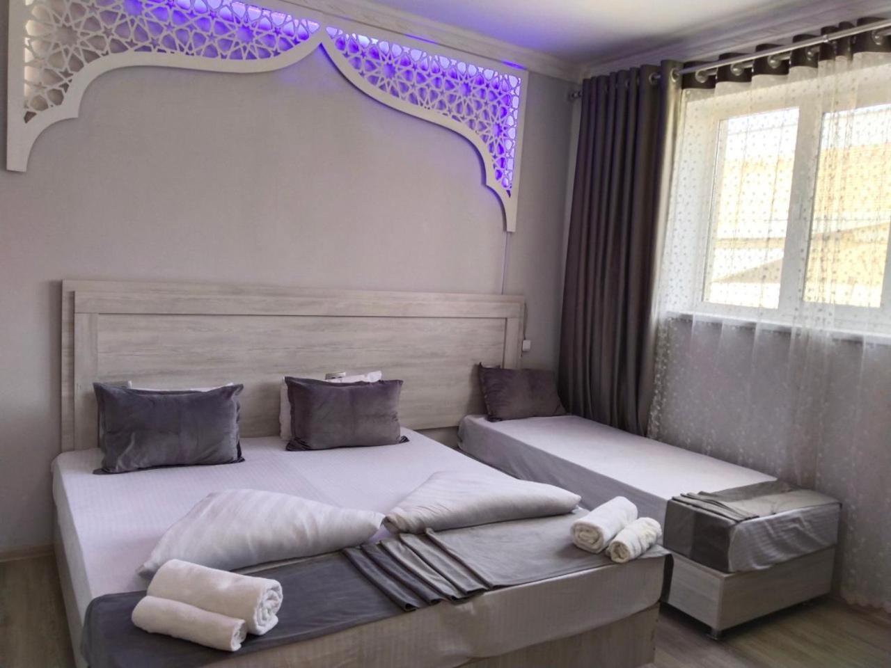 Hotel Rizqiro'Z Boutique بخارى المظهر الخارجي الصورة