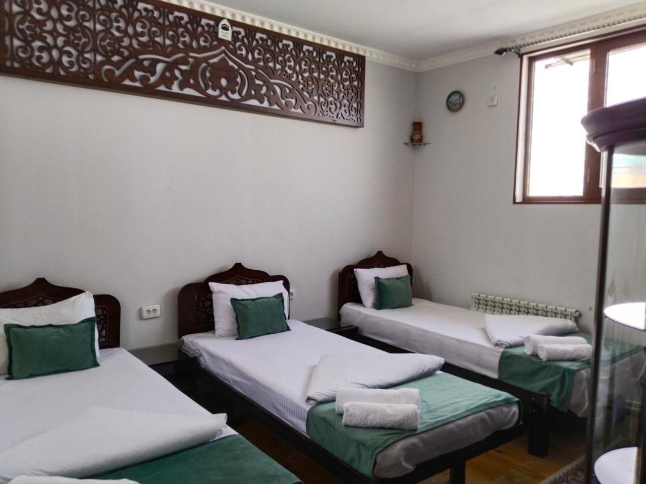 Hotel Rizqiro'Z Boutique بخارى المظهر الخارجي الصورة