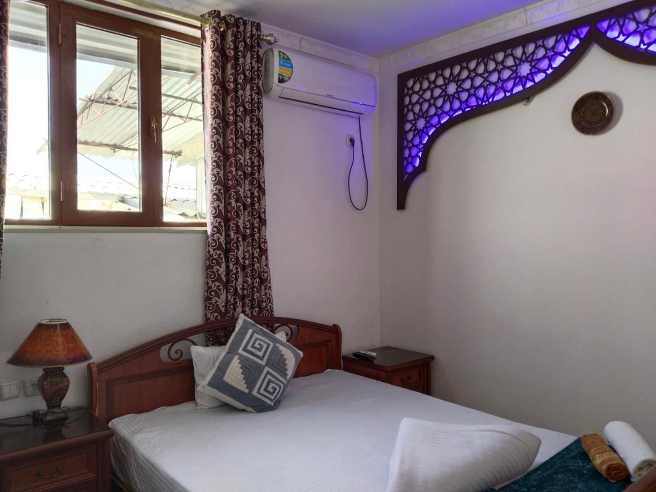 Hotel Rizqiro'Z Boutique بخارى المظهر الخارجي الصورة
